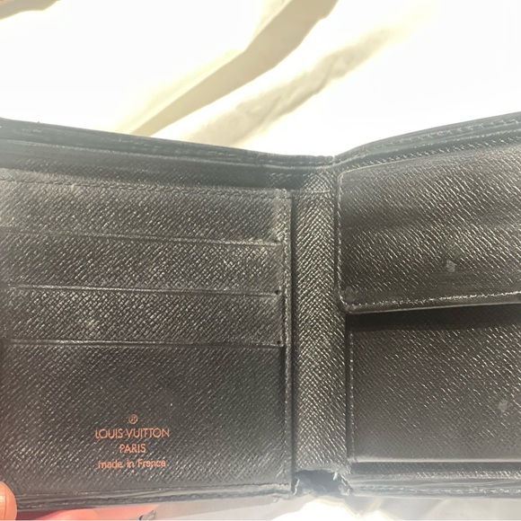 LV Louis Vuitton Epi Wallet - Picture 4 of 6